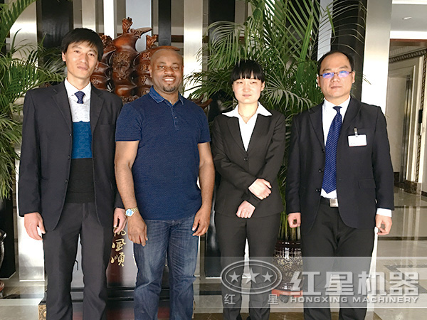 性價(jià)比高的磨粉機(jī)深得國外用戶心