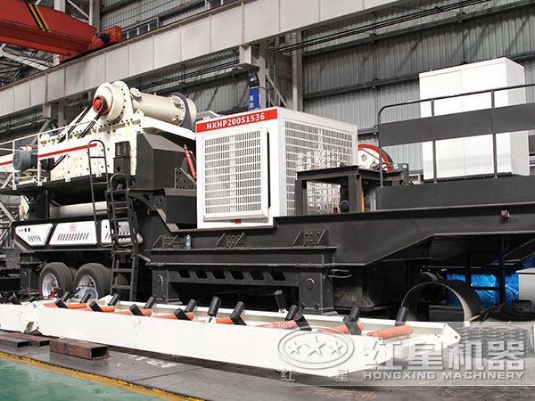 全自動(dòng)式的碎石機(jī)設(shè)備_移動(dòng)碎石機(jī)