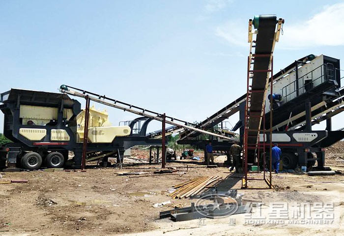 移動(dòng)碎石機(jī)作業(yè)現(xiàn)場(chǎng)