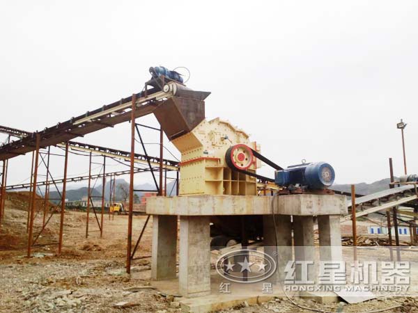 細(xì)碎機(jī)工作現(xiàn)場實拍