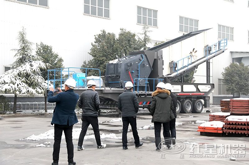 客戶參觀紅星機(jī)器設(shè)備