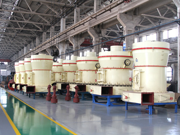 熟石灰磨粉機(jī)生產(chǎn)車(chē)間