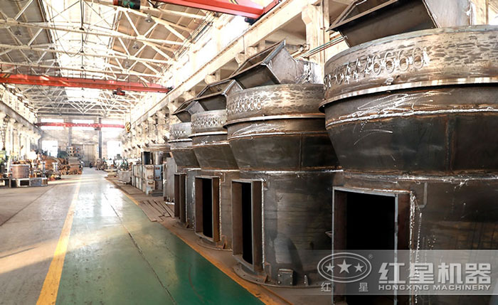 紅星石頭雷蒙磨粉機(jī)生產(chǎn)車間