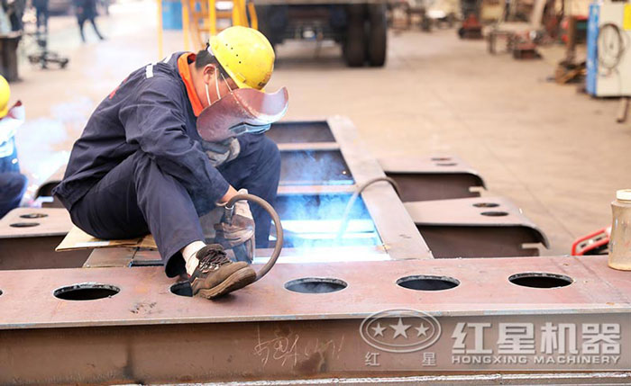 紅星機(jī)器磨粉車(chē)間作業(yè)圖