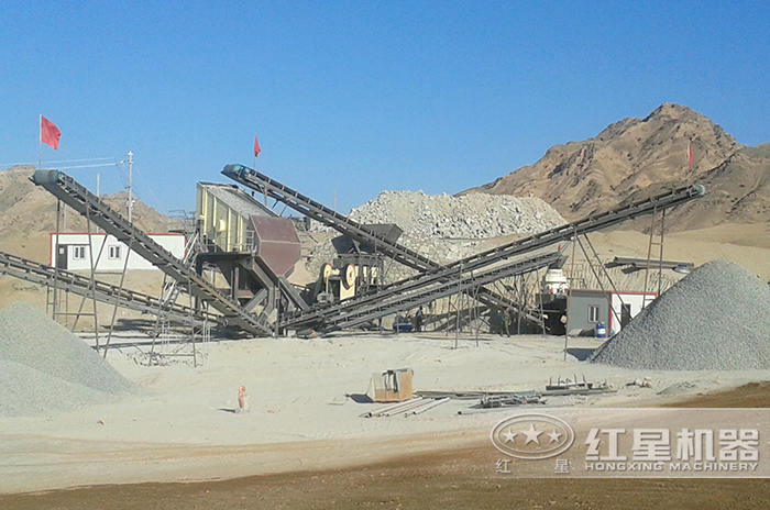 河卵石破碎生產(chǎn)線現(xiàn)場(chǎng)