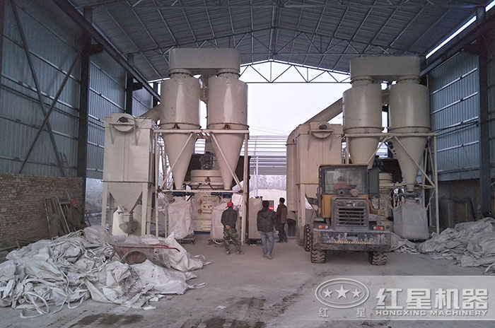 環(huán)保的礦粉磨粉機(jī)現(xiàn)場(chǎng)圖