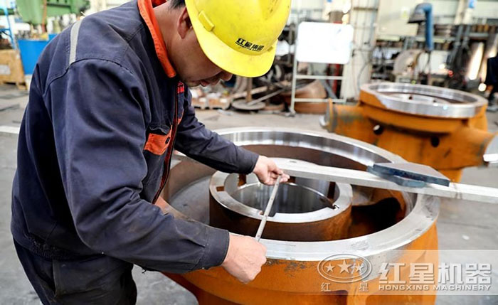 紅星機器打粉機車間作業(yè)現(xiàn)場