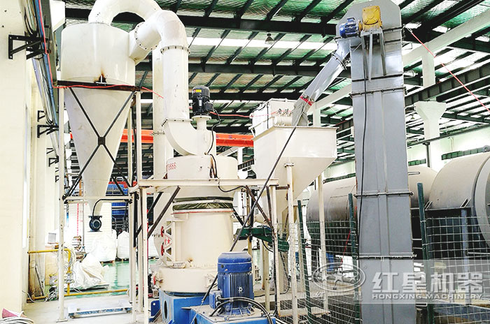 礦山小型打粉機客戶現(xiàn)場實拍