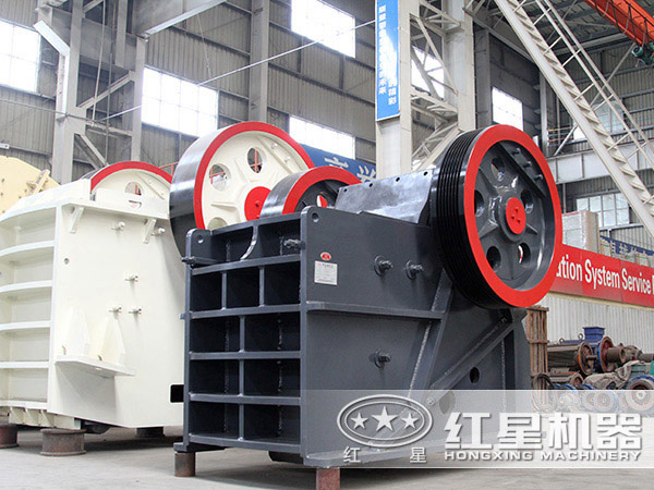 礦山機電設(shè)備之顎式破碎機