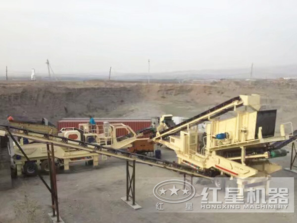 移動(dòng)式破碎站現(xiàn)場(chǎng)
