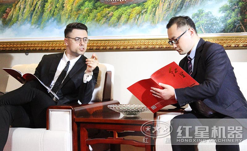 專業(yè)工程師為客戶設計生產(chǎn)方案