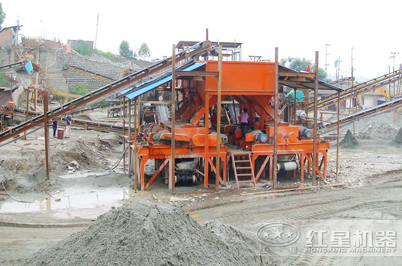 小型制砂機作業(yè)現(xiàn)場