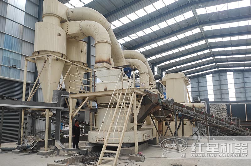 紅星磨粉機(jī)現(xiàn)場(chǎng)