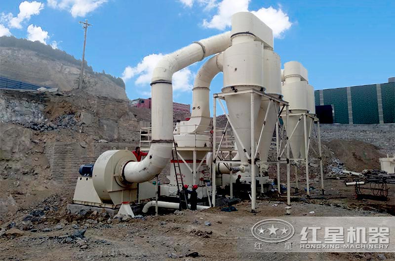 大理石立式磨粉機(jī)現(xiàn)場(chǎng)